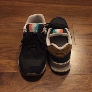 Black New Balance 574 size 8